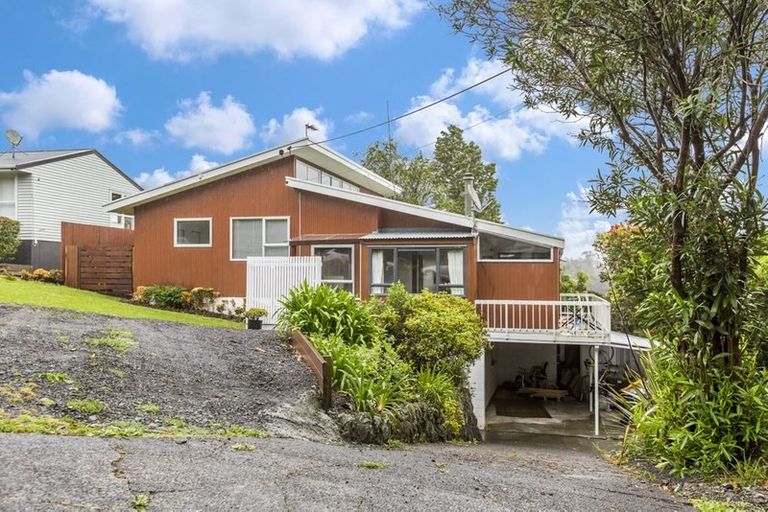 Photo of property in 32 Coroglen Avenue, Birkenhead, Auckland, 0626