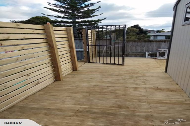 Photo of property in 28 Golf Road, New Lynn, Auckland, 0600