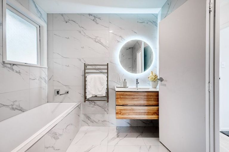 Photo of property in 51 Fitzwater Place, Henderson, Auckland, 0612