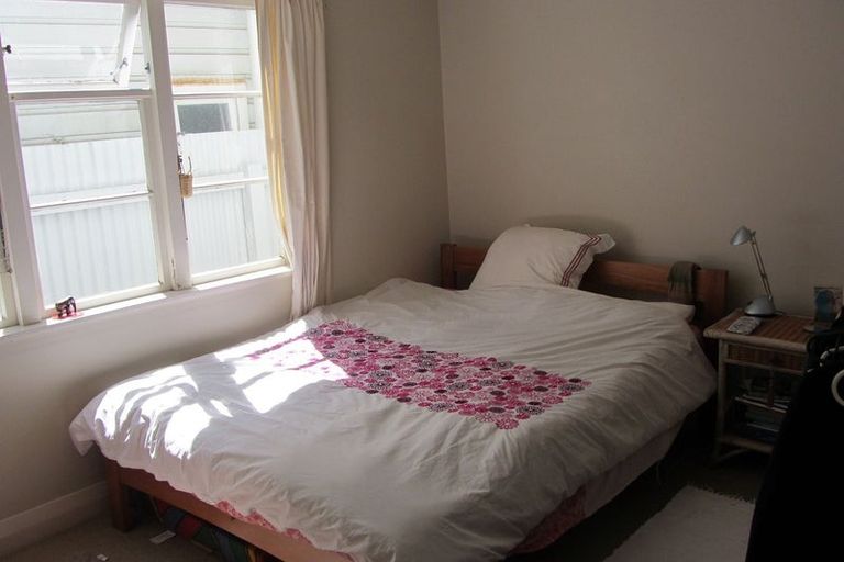 Photo of property in 45 Queen Street, Mount Victoria, Wellington, 6011