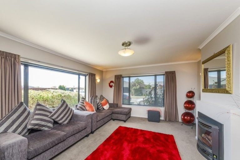 Photo of property in 45 Peter Hall Drive, Kelvin Grove, Palmerston North, 4414