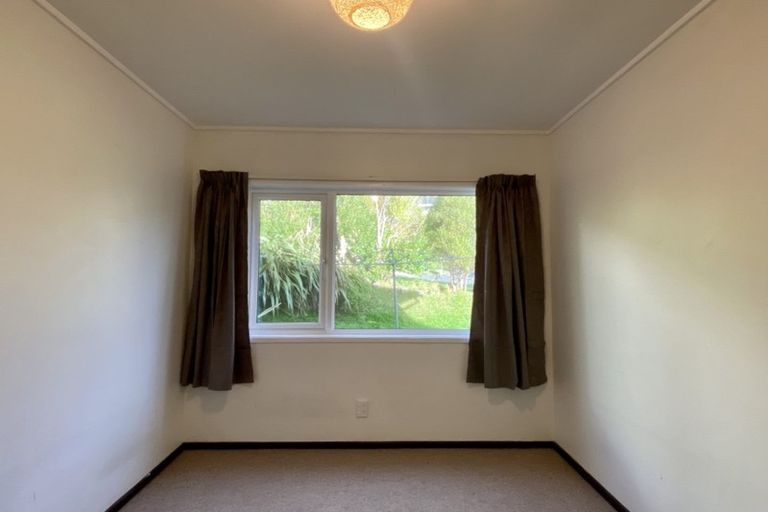 Photo of property in 15f2 Bloomsbury Grove, Newlands, Wellington, 6037