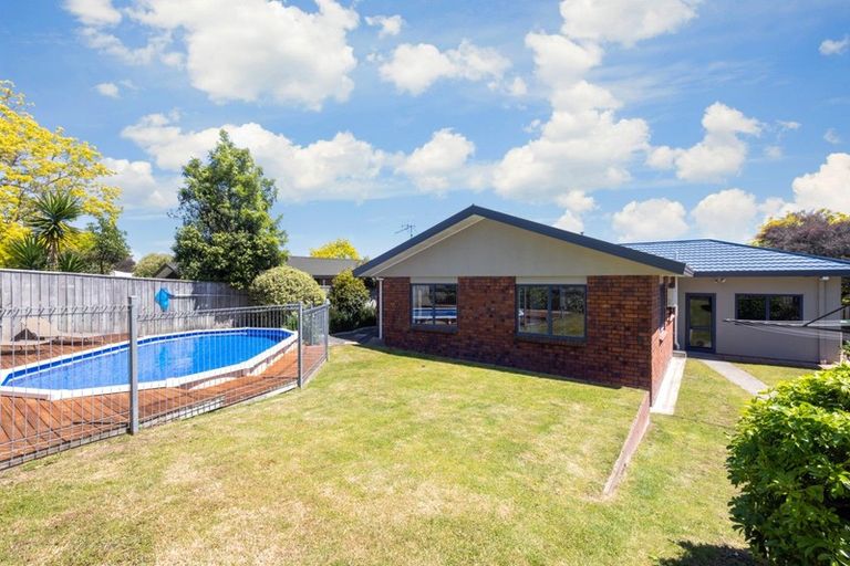 Photo of property in 13 Penlington Place, Havelock North, 4130