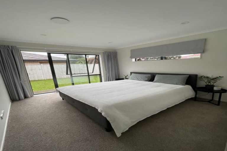 Photo of property in 34 Waituarua Drive, Takanini, 2112