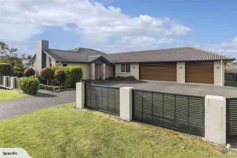 Photo of property in 2 Hansard Place, Bethlehem, Tauranga, 3110