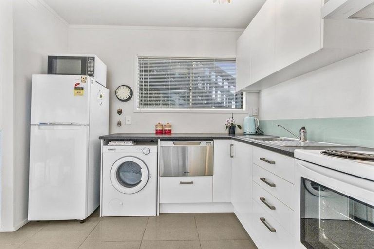 Photo of property in 1/126 Lynwood Road, New Lynn, Auckland, 0600