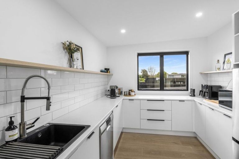 Photo of property in 18 Admiral Drive, Cooks Beach, Whitianga, 3591