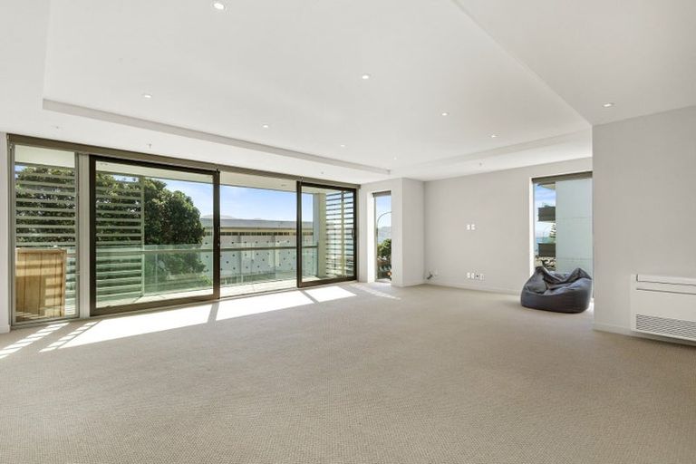 Photo of property in Mariner, 1/140b Oriental Parade, Oriental Bay, Wellington, 6011