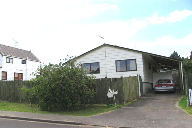 Photo of property in 2/40 Gatman Street, Birkdale, Auckland, 0626