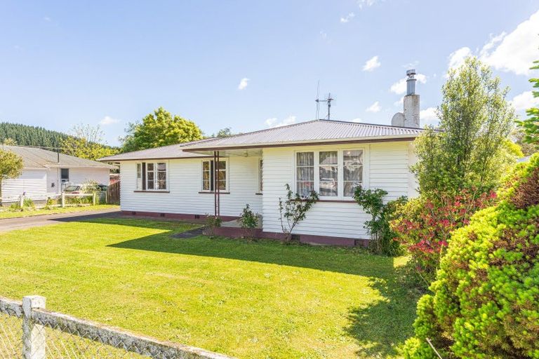 Photo of property in 3 Makuri Street, Mangatainoka, Pahiatua, 4982