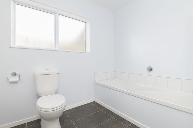 Photo of property in 17 Bickerton Rise, Churton Park, Wellington, 6037