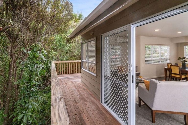 Photo of property in 60 Taipari Road, Te Atatu Peninsula, Auckland, 0610