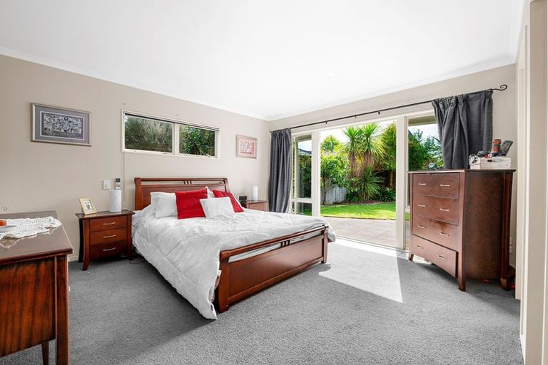 Photo of property in 76 Saint James Drive, Huntington, Hamilton, 3210