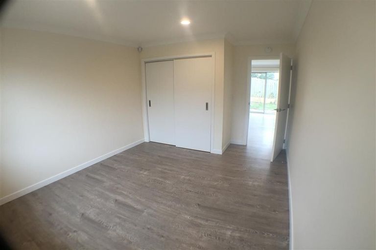 Photo of property in 9a Bruce Road, Glenfield, Auckland, 0629
