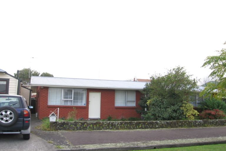 Photo of property in 1a Massey Street, Palmerston North, 4414