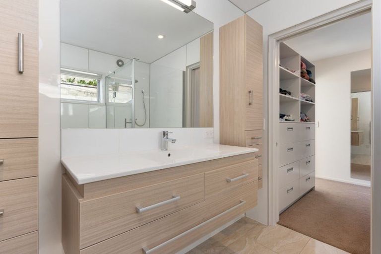 Photo of property in 1 Saint Remy Lane, Redcliffs, Christchurch, 8081