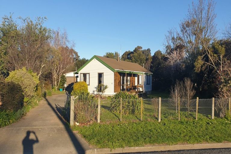 Photo of property in 61 Jellicoe Street, Martinborough, 5711