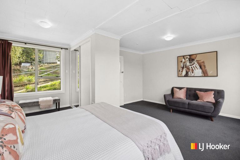 Photo of property in 32 Adderley Terrace, Ravensbourne, Dunedin, 9022
