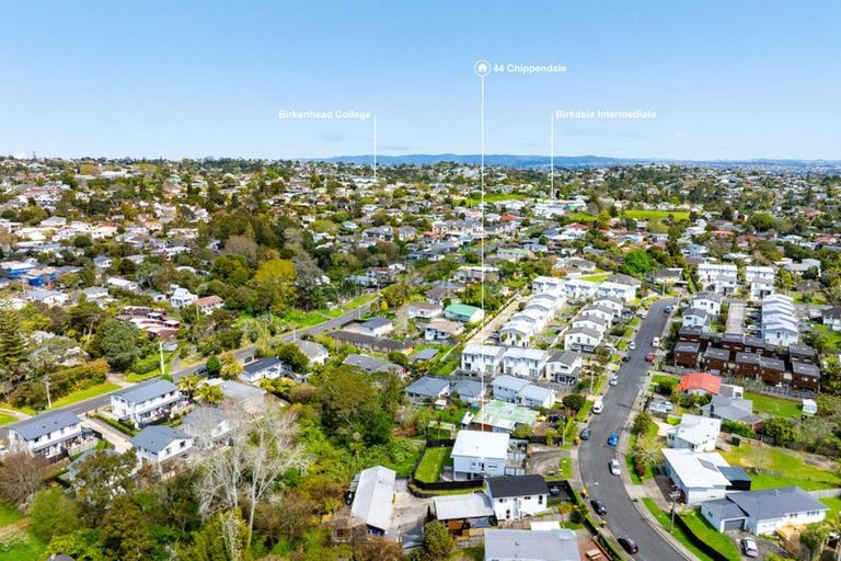 Photo of property in 44 Chippendale Crescent, Birkdale, Auckland, 0626