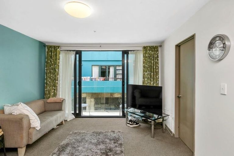Photo of property in Dual Apartments, 403/142u Vivian Street, Te Aro, Wellington, 6011