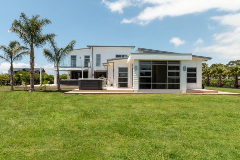 Photo of property in 36 Royal Ascot Drive, Papamoa Beach, Te Puke, 3187