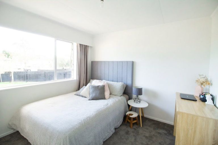 Photo of property in 32 Palliser Place, Milson, Palmerston North, 4414