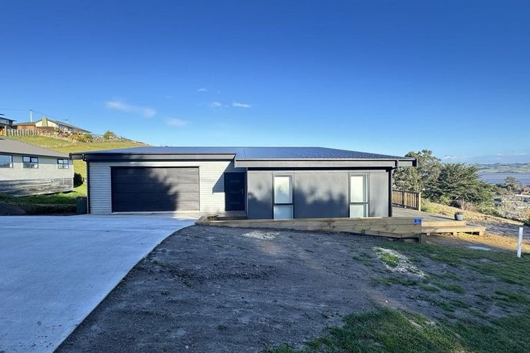 Photo of property in 32 Nore Street, Waihola, Milton, 9073