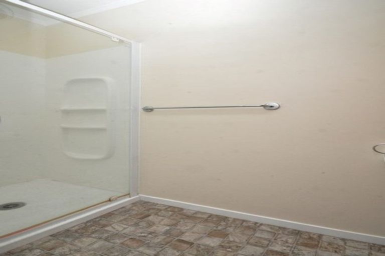 Photo of property in 20 Matipo Road, Te Atatu Peninsula, Auckland, 0610