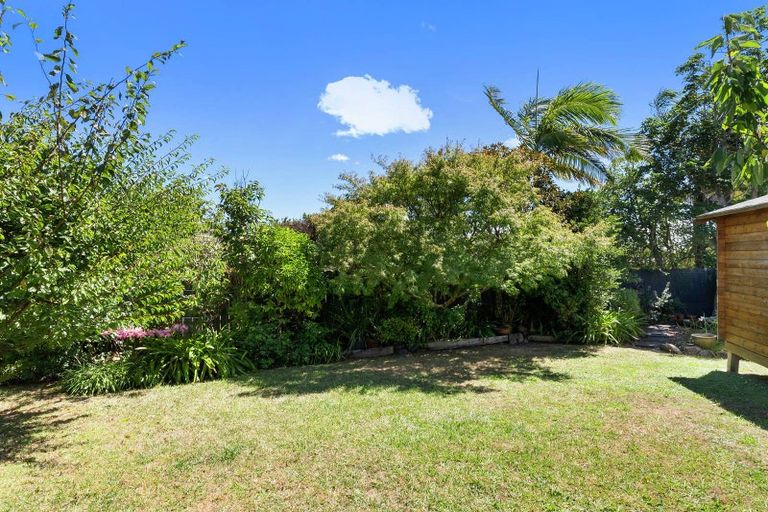 Photo of property in 4 Mullagh Place, East Tamaki Heights, Auckland, 2016