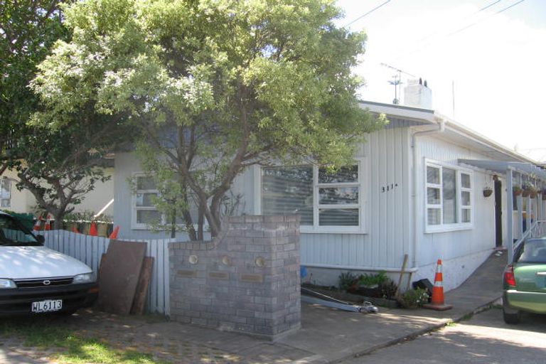Photo of property in 2/311 Glenfield Road, Glenfield, Auckland, 0629