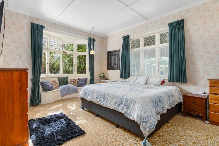 Photo of property in 6 Ross Street, Marton, 4710