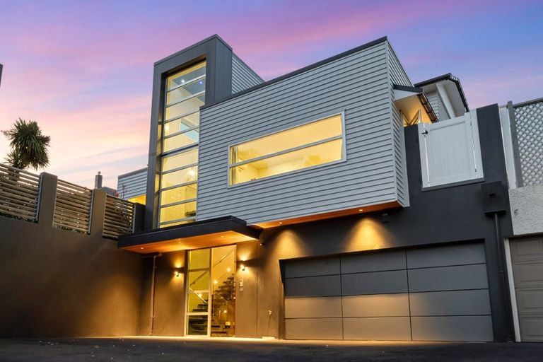 Photo of property in 374 Devon Street West, Lynmouth, New Plymouth, 4310