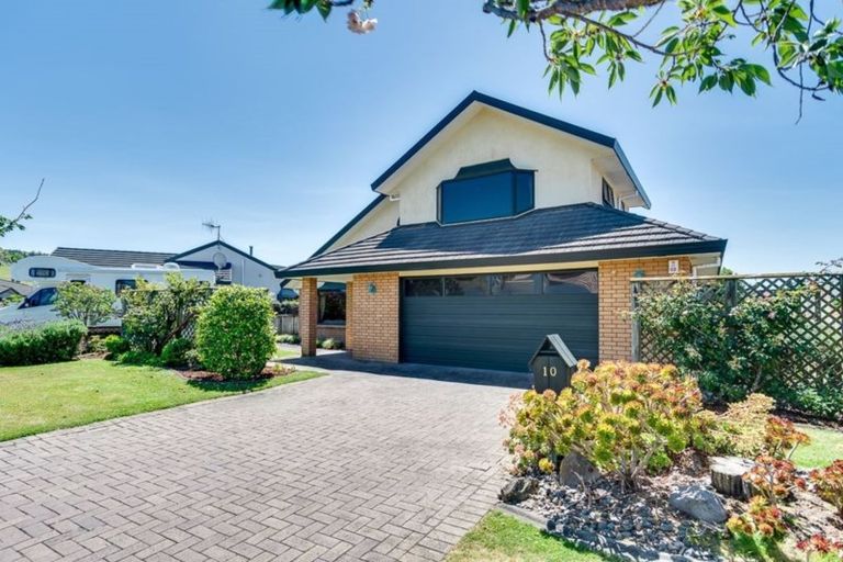 Photo of property in 10 Knightsbridge Place, Taradale, Napier, 4112