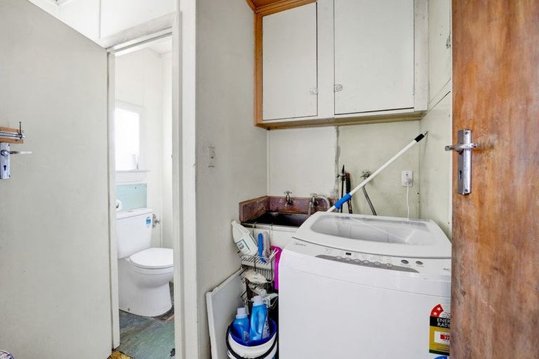 Photo of property in 28 Cambridge Street, Patea, 4520