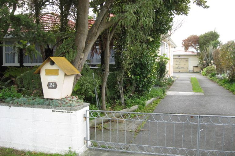 Photo of property in 24 Russell Road, Wainuiomata, Lower Hutt, 5014