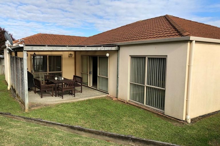 Photo of property in 226 Kilkenny Drive, East Tamaki Heights, Auckland, 2016