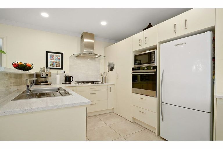 Photo of property in 34 Starlight Cove, Hobsonville, Auckland, 0618