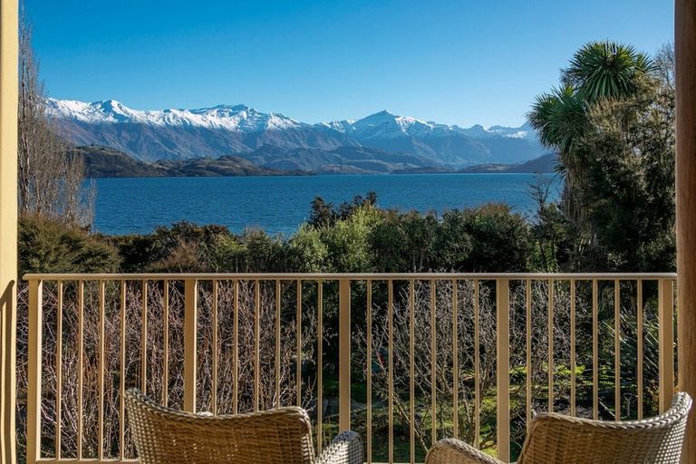 Photo of property in 337 Beacon Point Road, Wanaka, 9305