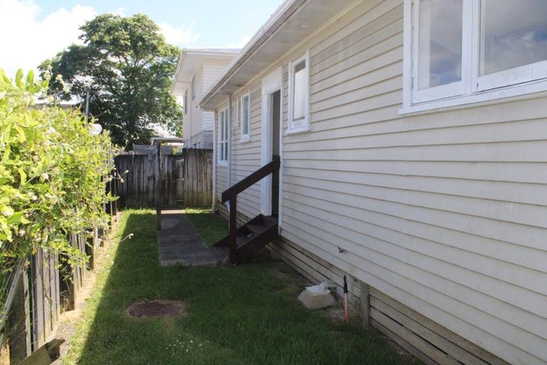 Photo of property in 1 Daniel Avenue, Mangere East, Auckland, 2024