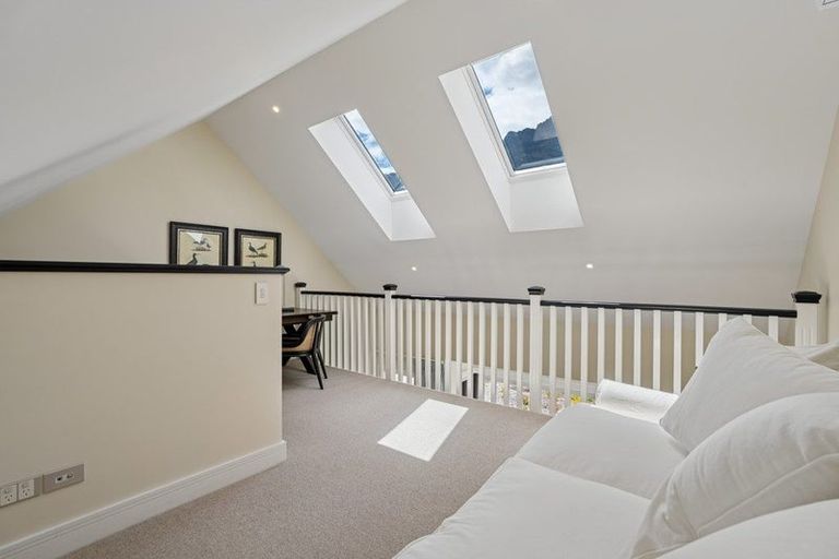 Photo of property in 40 Cunninghams Drive, Jacks Point, Queenstown, 9371