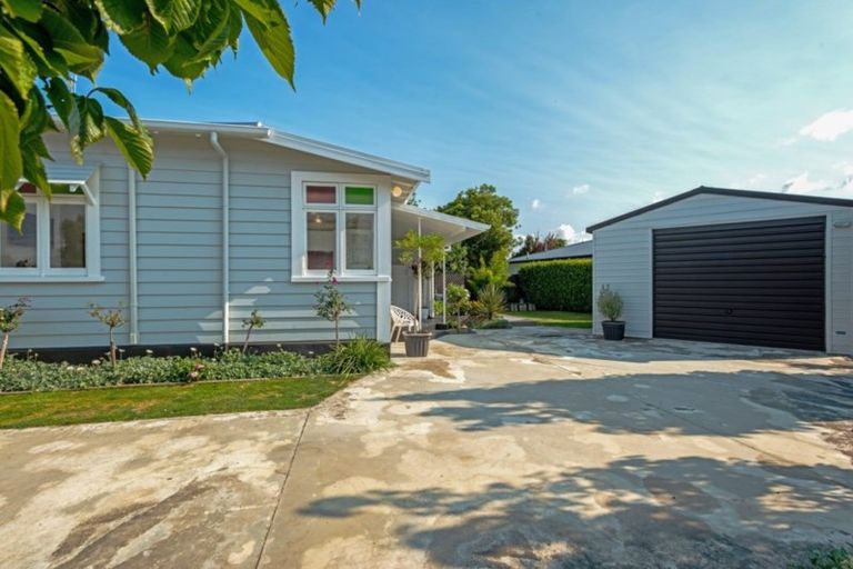 Photo of property in 1 Jones Place, Highbury, Palmerston North, 4412
