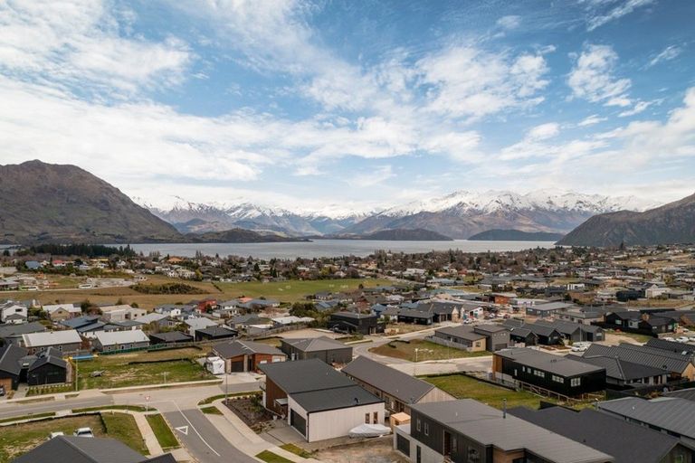 Photo of property in 48 Farrant Drive, Wanaka, 9305