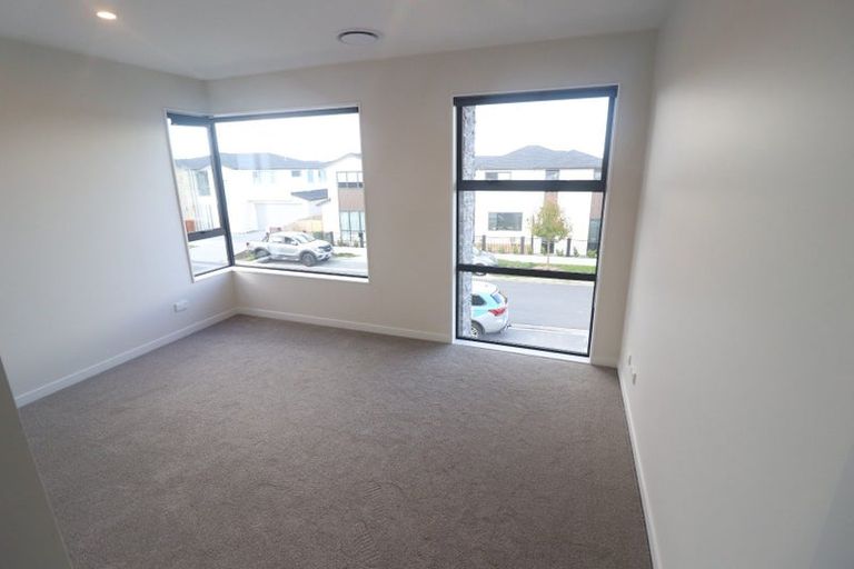 Photo of property in 16 Thomas Rielly Avenue, Hobsonville, Auckland, 0616