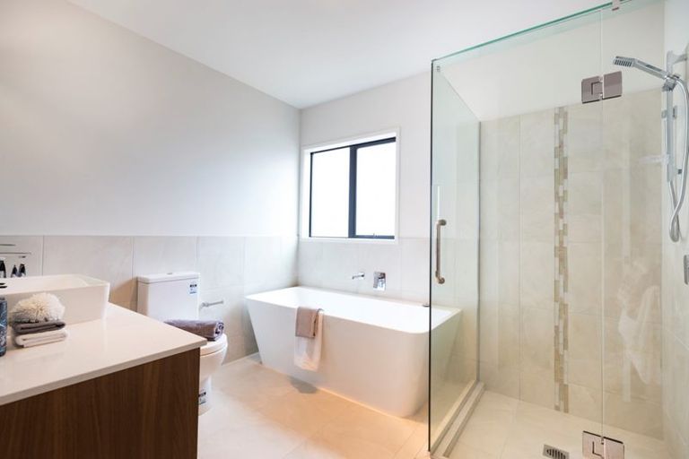Photo of property in 35 Laly Haddon Place, Matakana, 0985