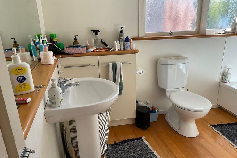 Photo of property in 13 Jellicoe Road, Murrays Bay, Auckland, 0630