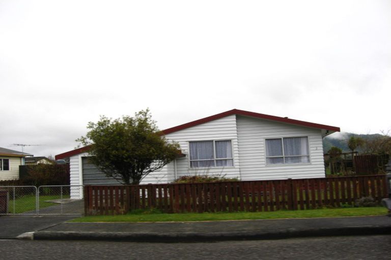 Photo of property in 2 Mace Street, Reefton, 7830
