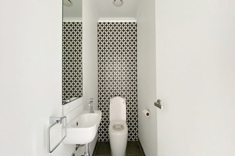 Photo of property in 4/1 Scott Road, Hobsonville, Auckland, 0616