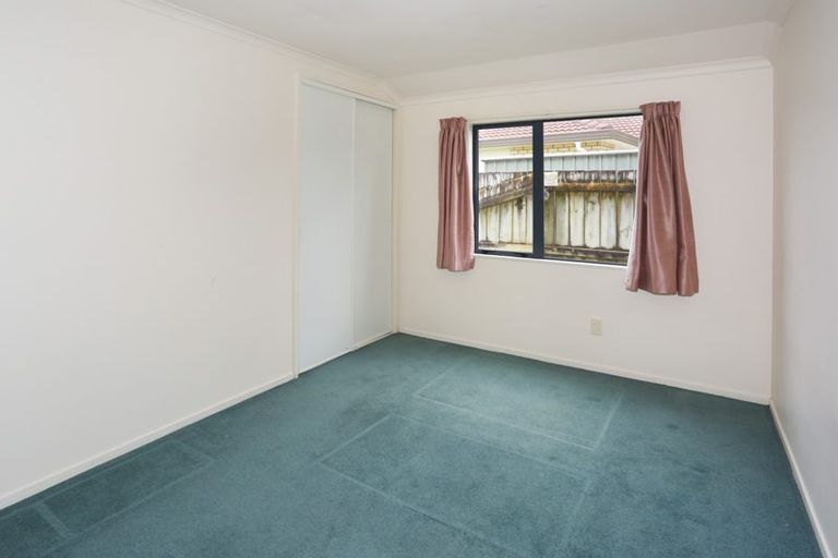Photo of property in 11 Liddesdale Place, Papakura, 2110