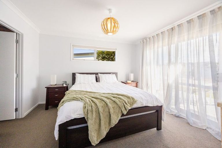 Photo of property in 2 Aparima Place, Awatoto, Napier, 4110