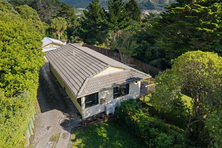 Photo of property in 6 Japonica Crescent, Ranui, Porirua, 5024